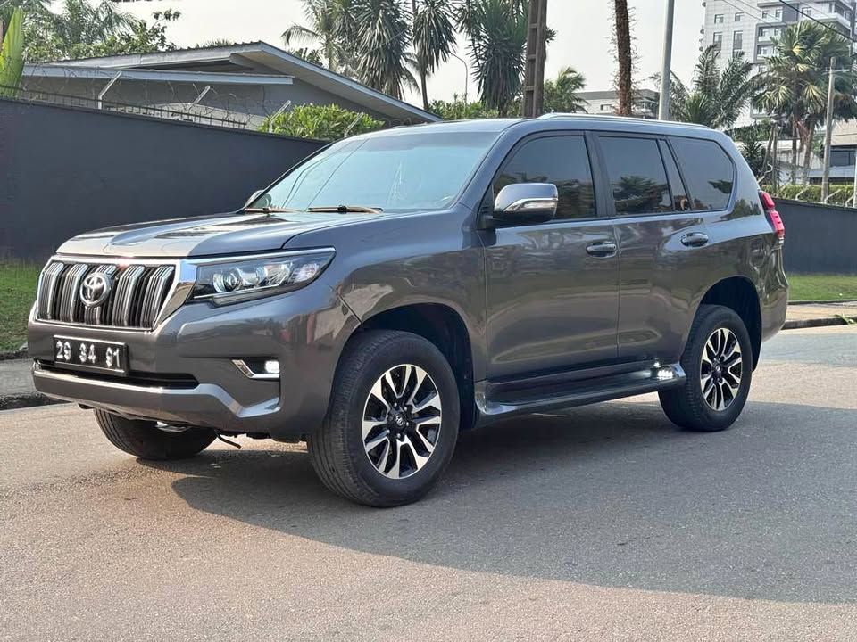 2018 Toyota Prado TXL thumbnail 4