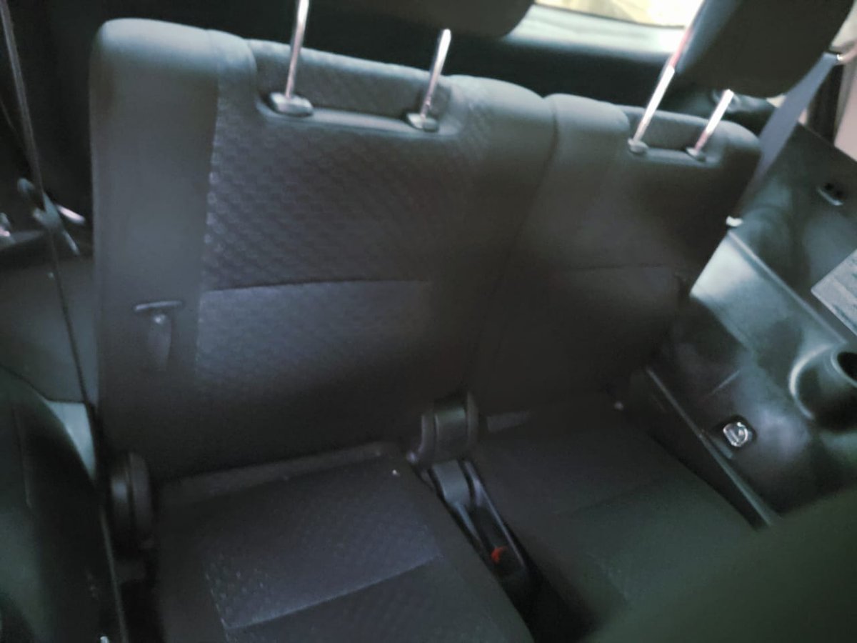 2011 Toyota  corrolla verso thumbnail 10