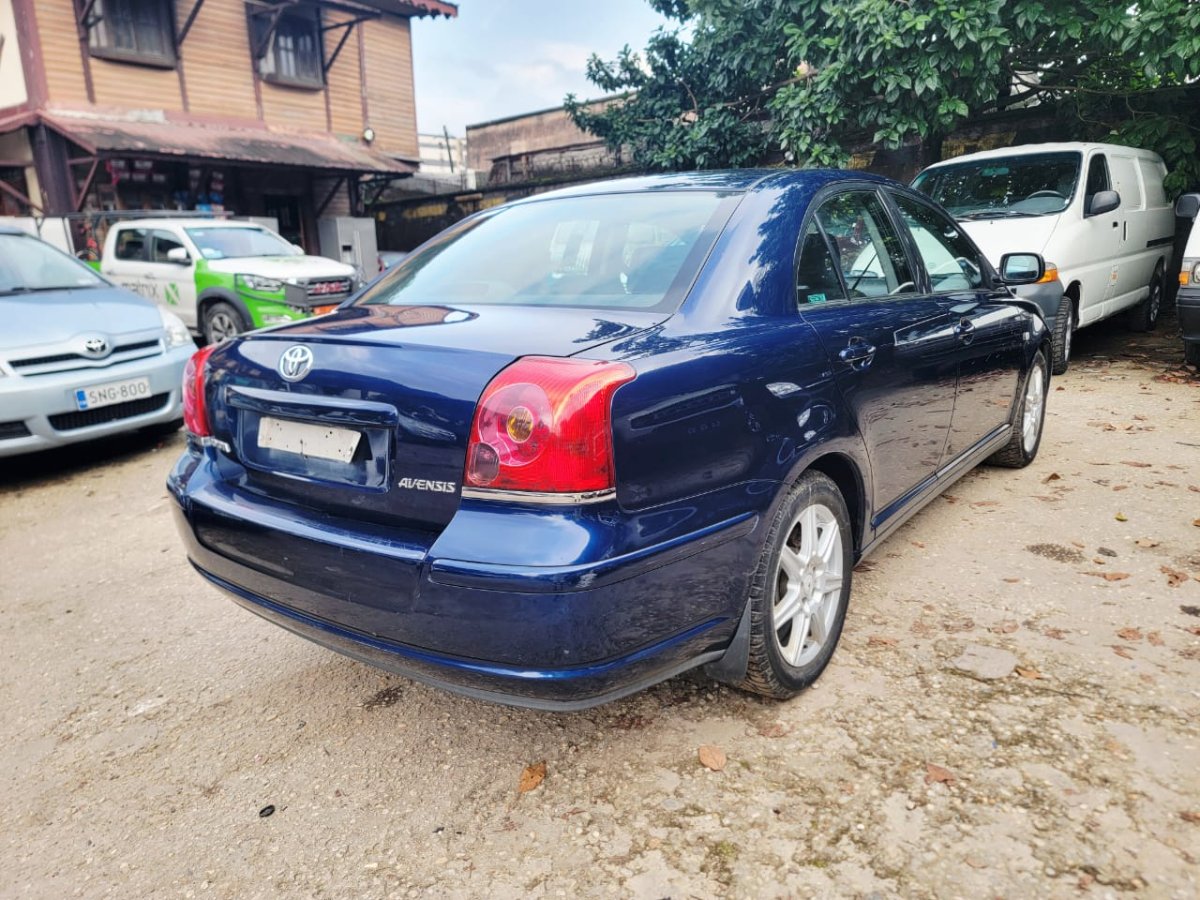 2005 Toyota  Avensis thumbnail 10