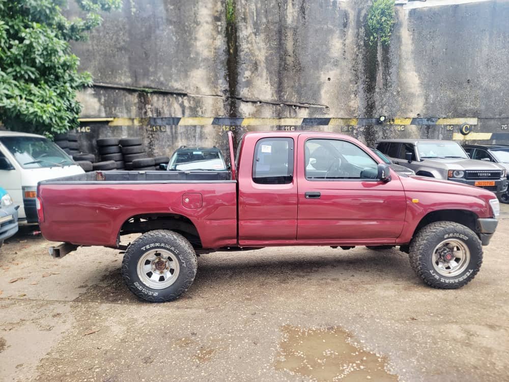 2009 Toyota  Hilux 4WD thumbnail 8