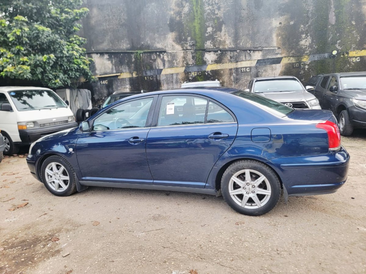 2005 Toyota  Avensis thumbnail 11