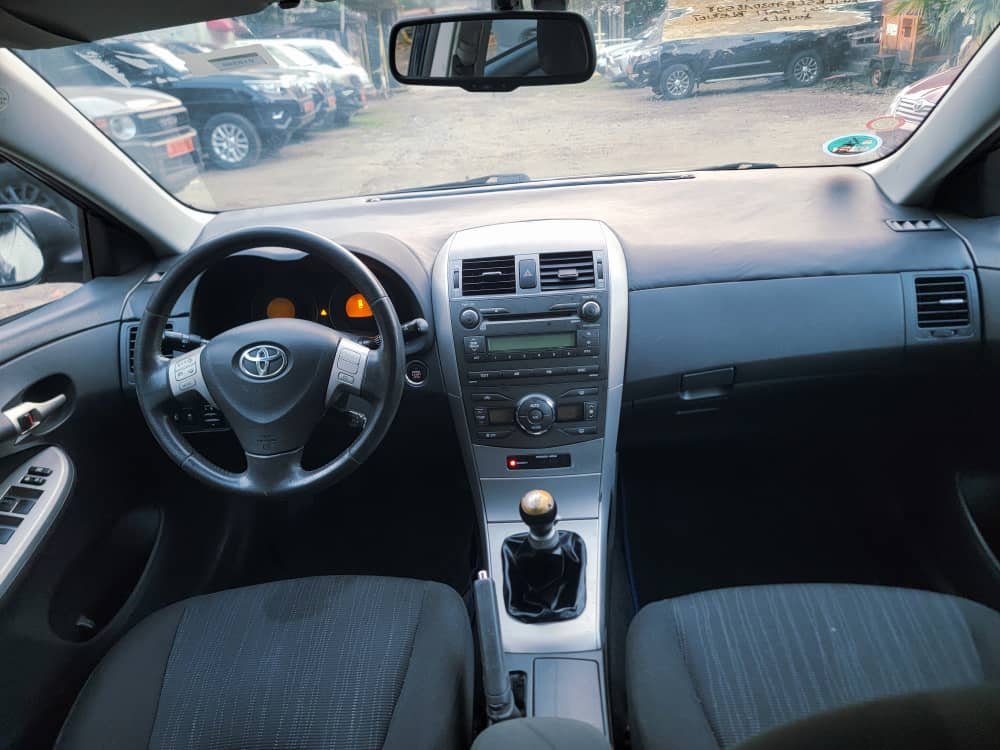2010 Toyota  corolla police 2005 thumbnail 5