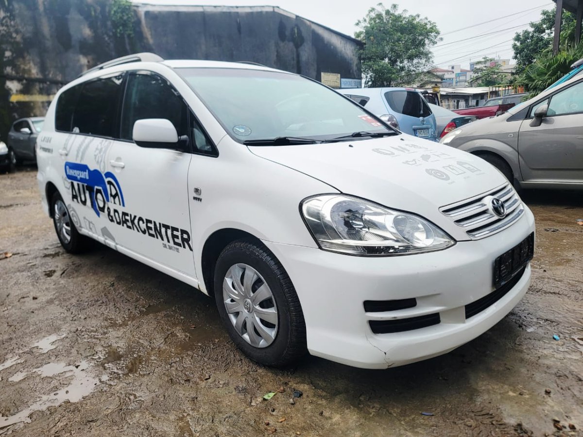 2005 Toyota  Avensis Verso thumbnail 9