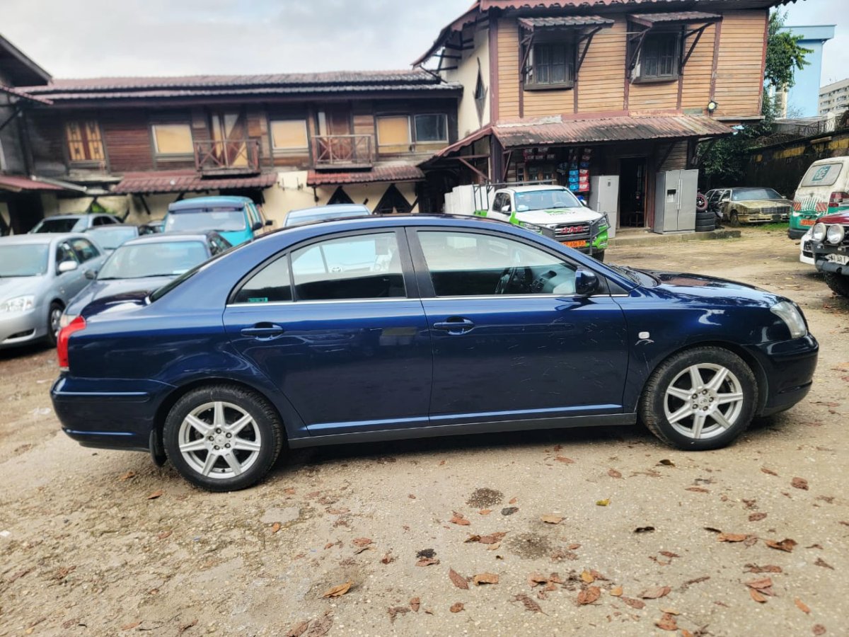 2005 Toyota  Avensis thumbnail 8