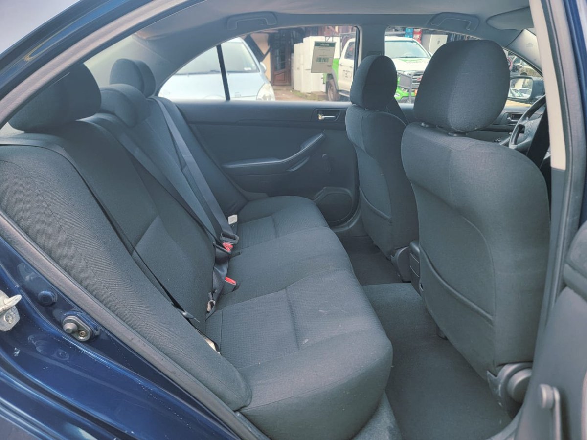 2005 Toyota  Avensis thumbnail 6