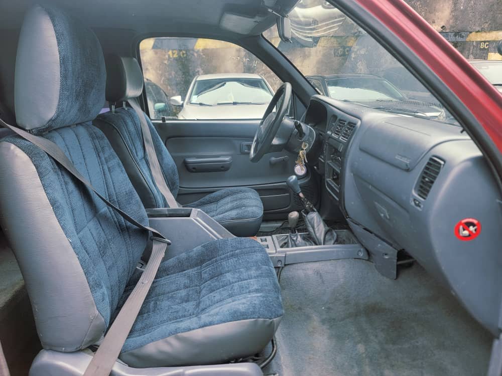 2009 Toyota  Hilux 4WD thumbnail 5