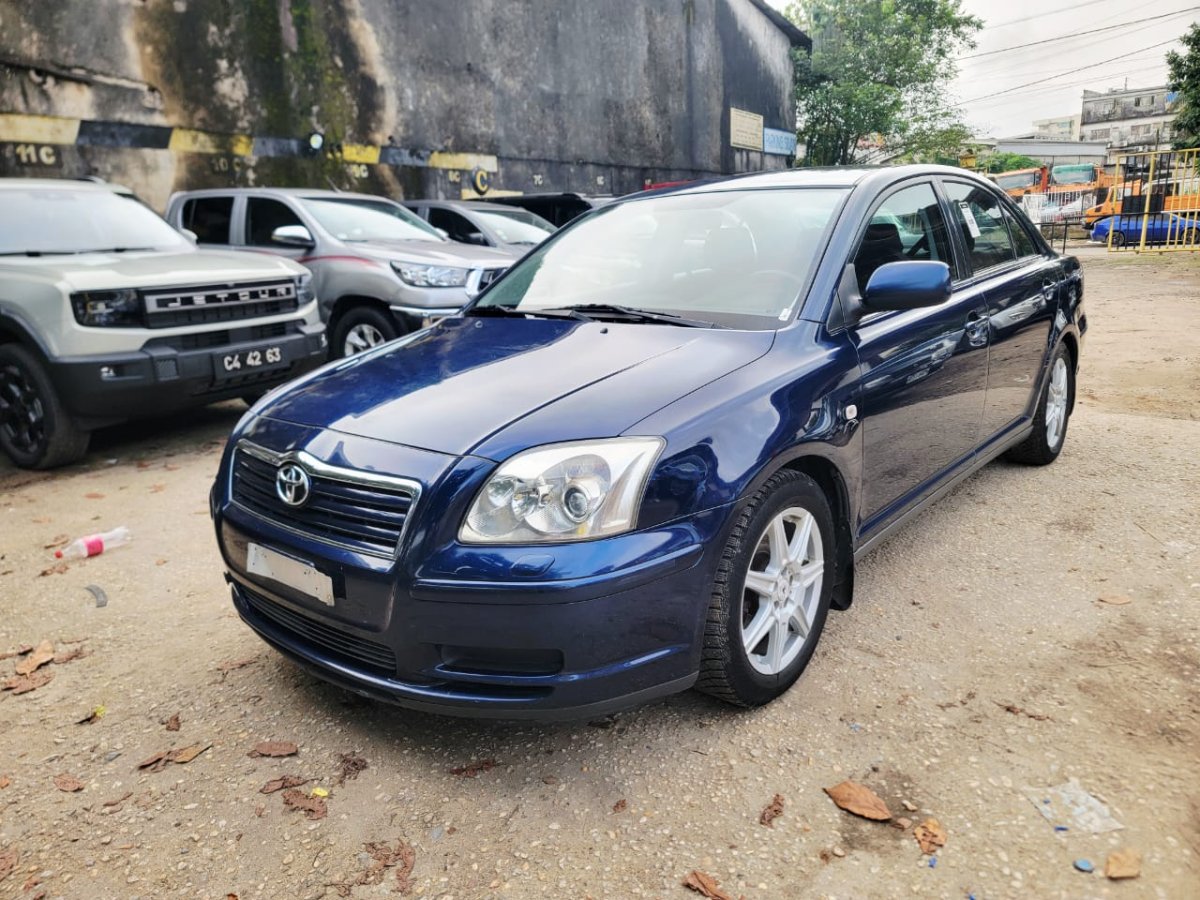 2005 Toyota  Avensis thumbnail 2