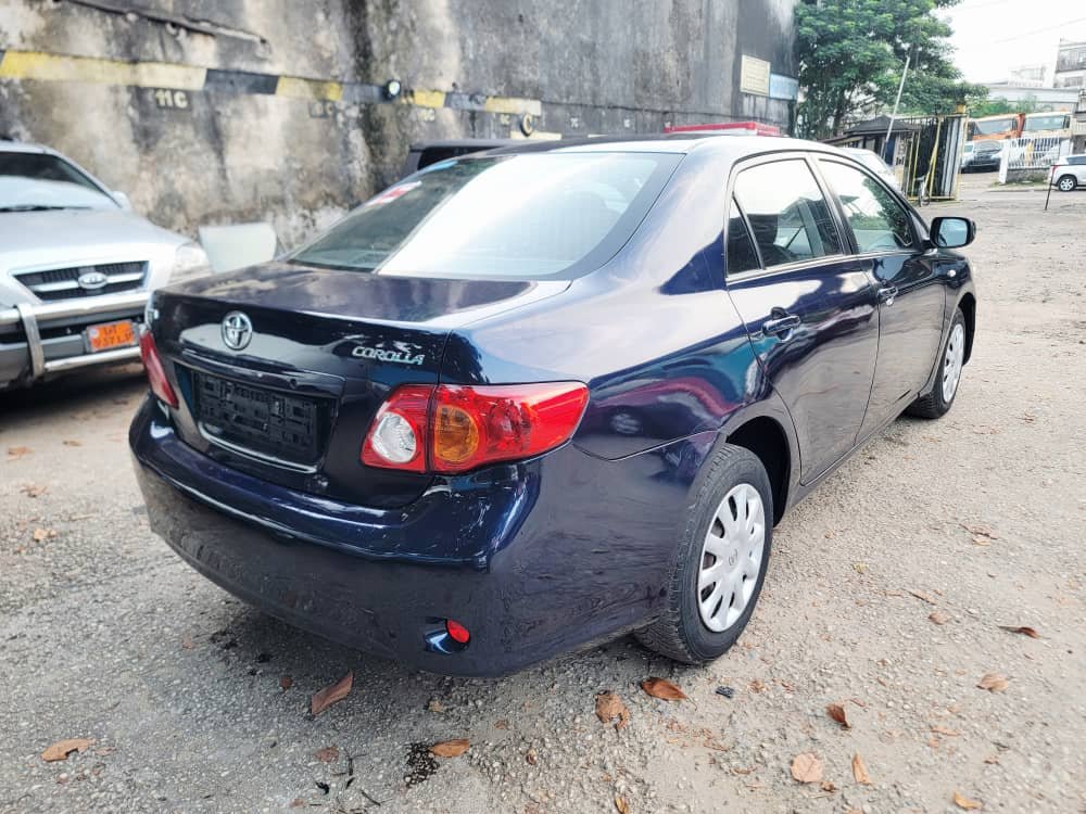 2010 Toyota  corolla police 2005 thumbnail 3