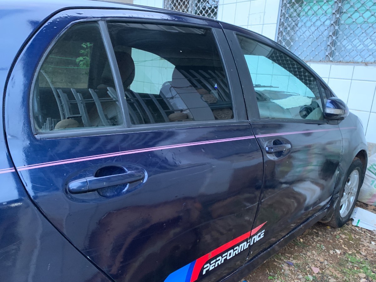 2010 Toyota Vits  thumbnail 3