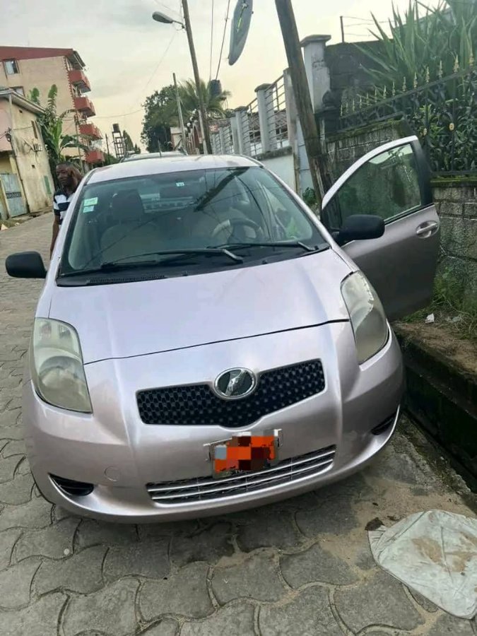 2009 Toyota Bitz - Image 1