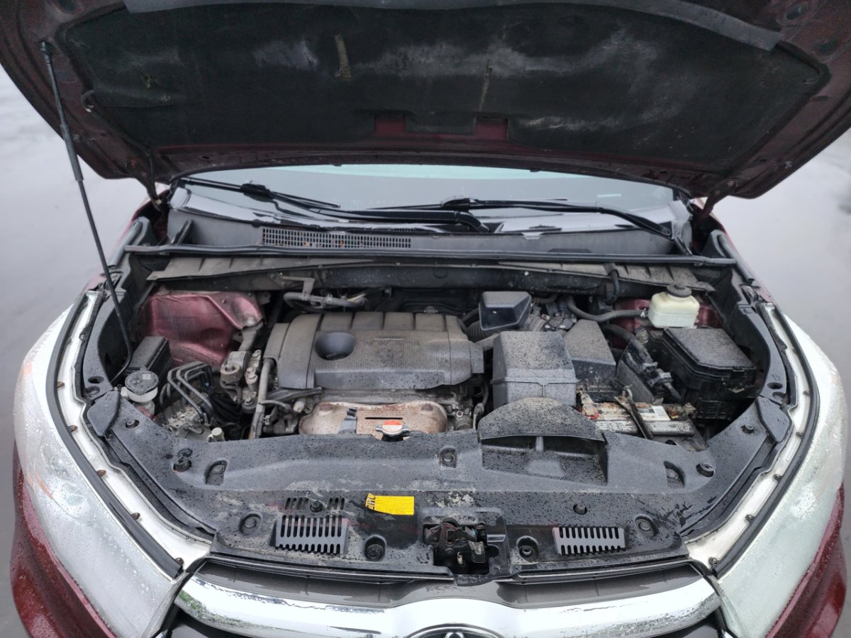 2016 Toyota Highlander thumbnail 13