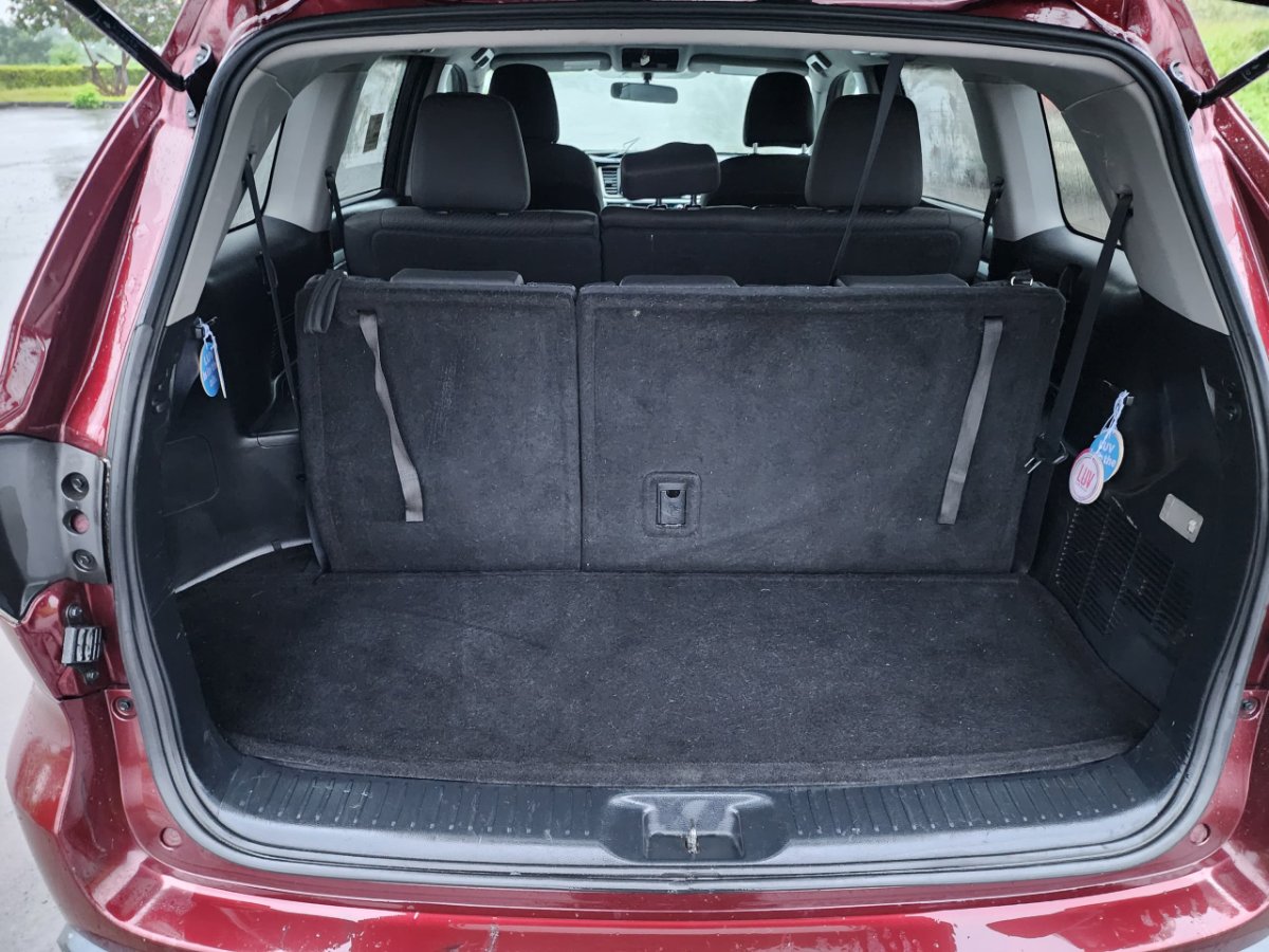 2016 Toyota Highlander thumbnail 11
