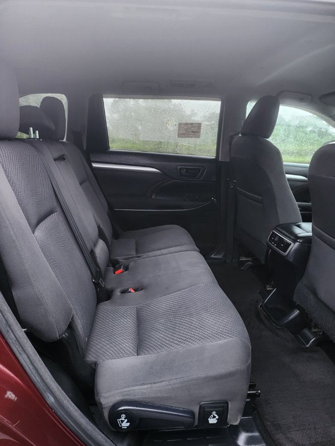 2016 Toyota Highlander thumbnail 7