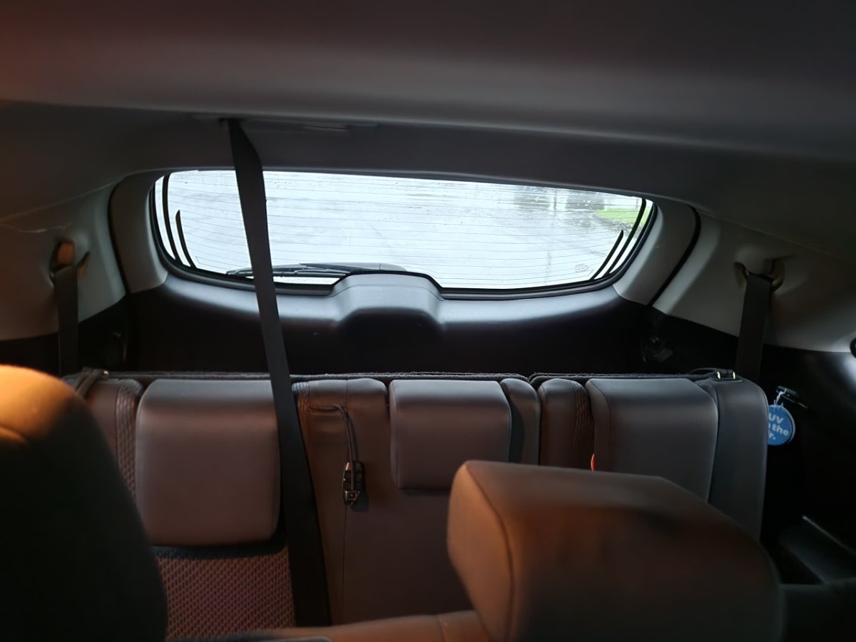 2016 Toyota Highlander thumbnail 10