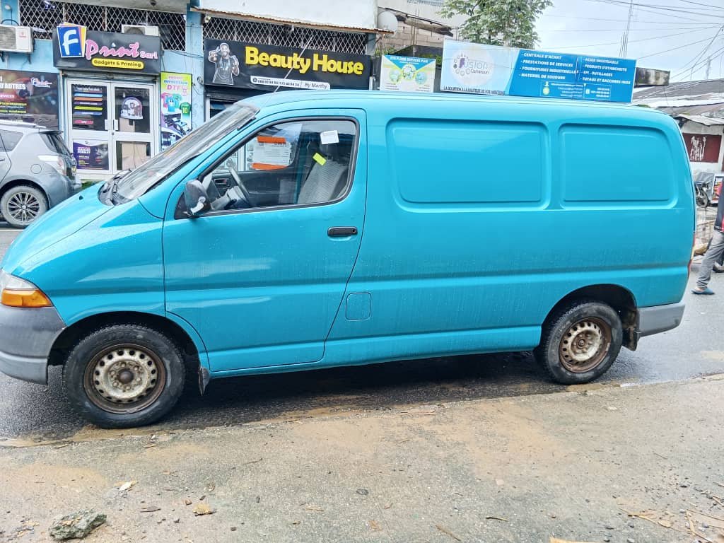 2026 Toyota  Hiace thumbnail 5